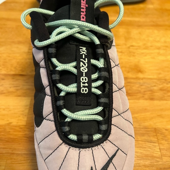 NIKE Wmns size 6 Mx-720-818 'iced Lilac Cosmic Fuchsia - Picture 2 of 6